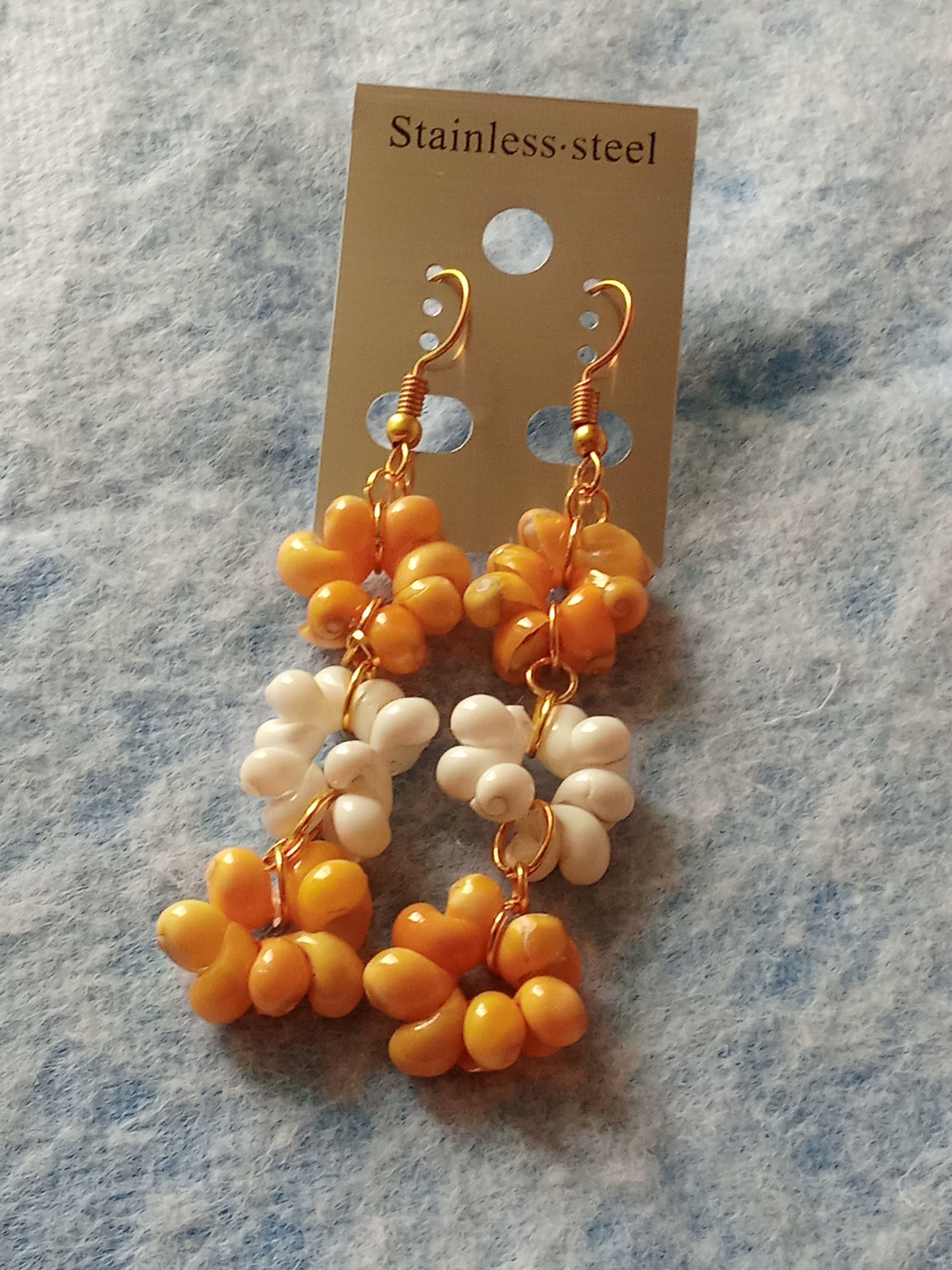 Mongo Shell Lei Earing (White n' Yellow)